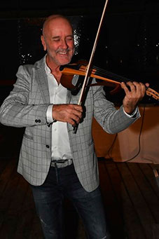 Violinista Edison Mouriño
