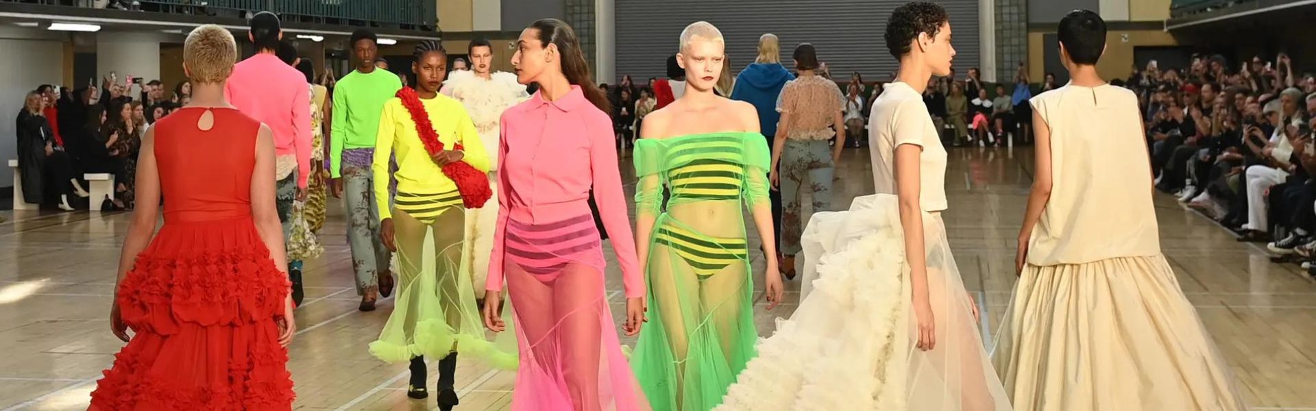 Los vestidos de primavera-verano 2022 que serán tendencia (y estarán por  todas partes)