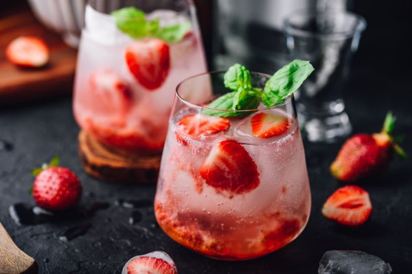 Gin Tónic con frutos rojos